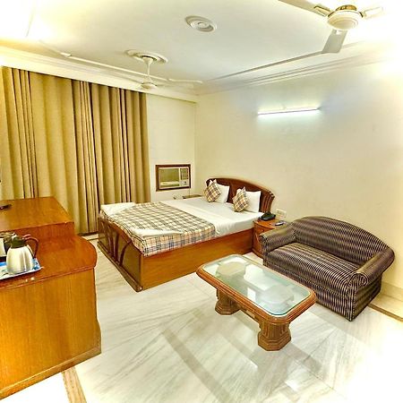 Hotel Pablas International, New Delhi, Near Metro Exterior photo