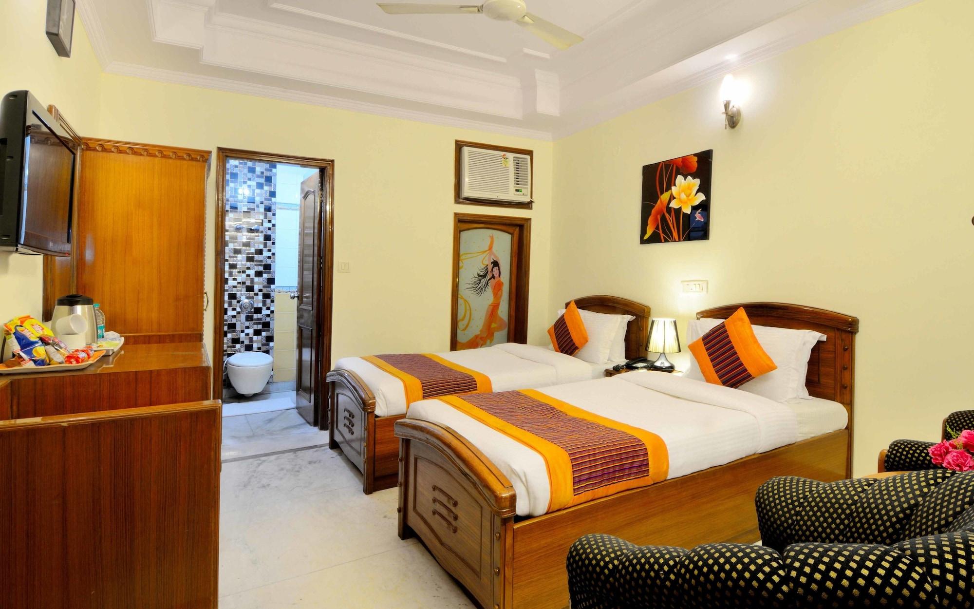 Hotel Pablas International, New Delhi, Near Metro Exterior photo