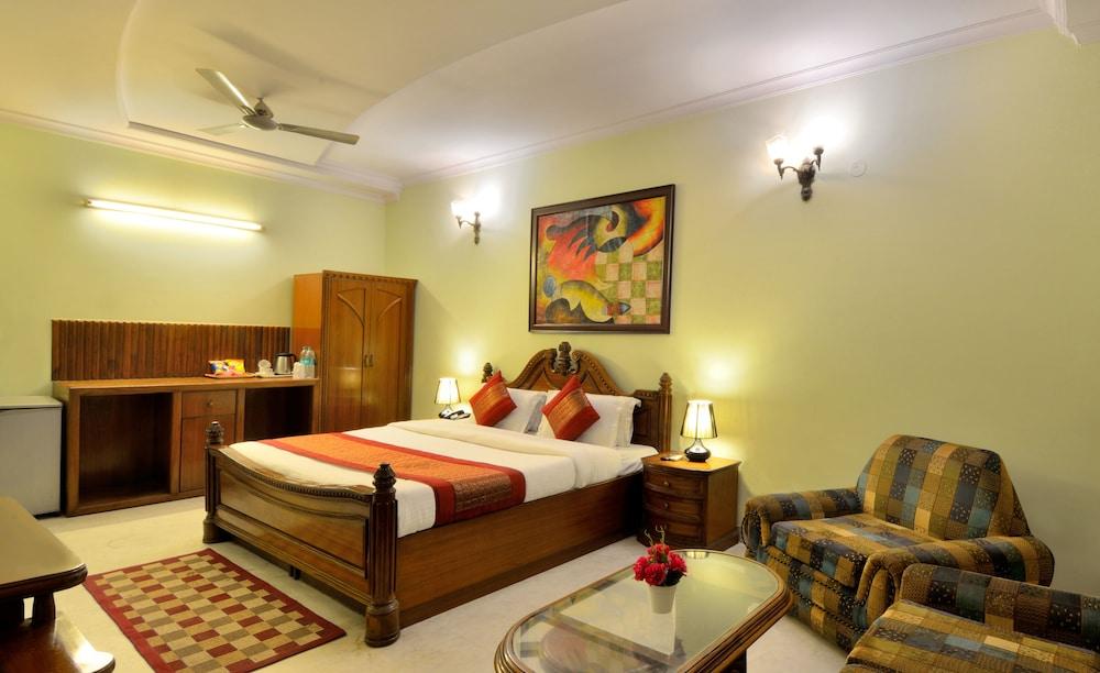Hotel Pablas International, New Delhi, Near Metro Exterior photo
