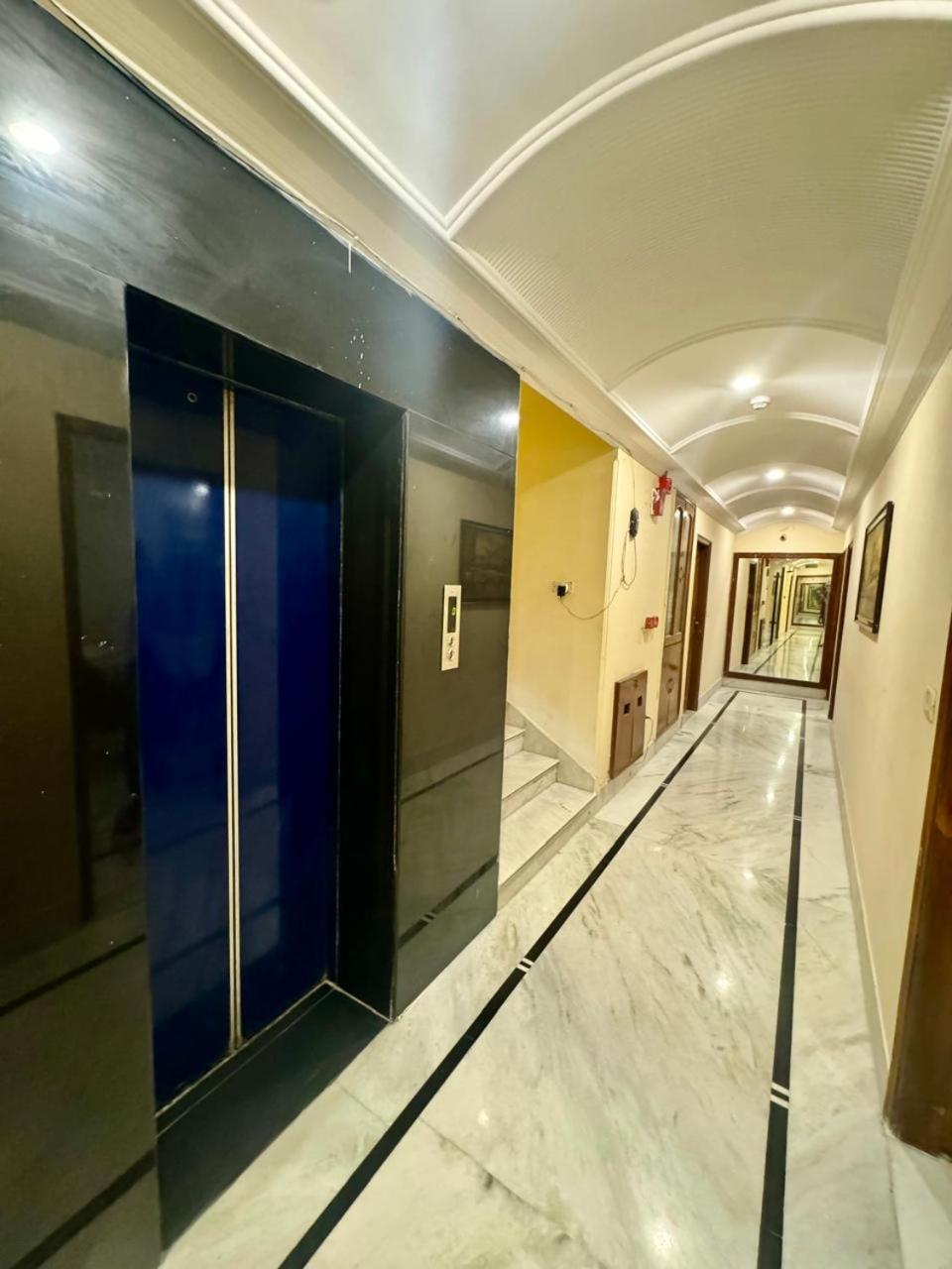 Hotel Pablas International, New Delhi, Near Metro Exterior photo