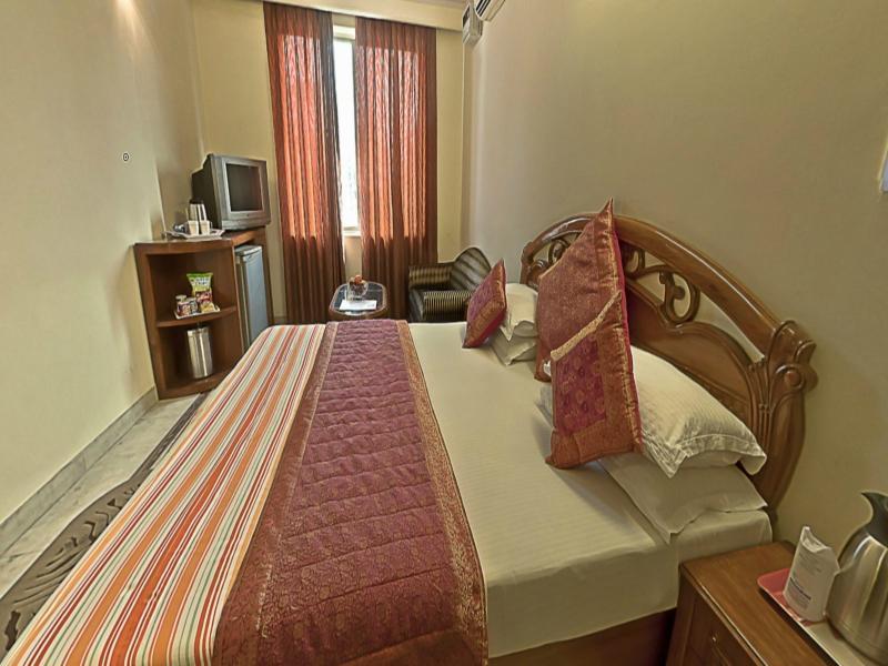 Hotel Pablas International, New Delhi, Near Metro Exterior photo