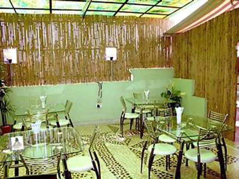 Hotel Pablas International, New Delhi, Near Metro Exterior photo