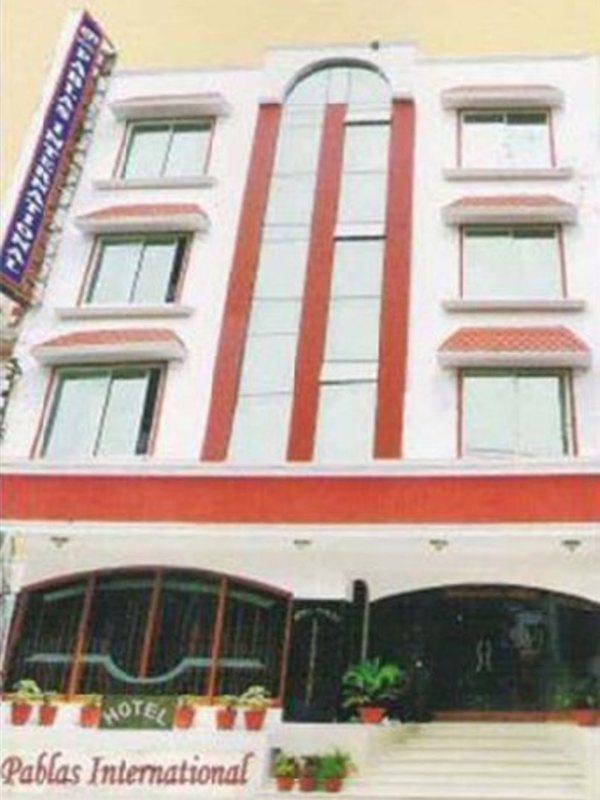 Hotel Pablas International, New Delhi, Near Metro Exterior photo
