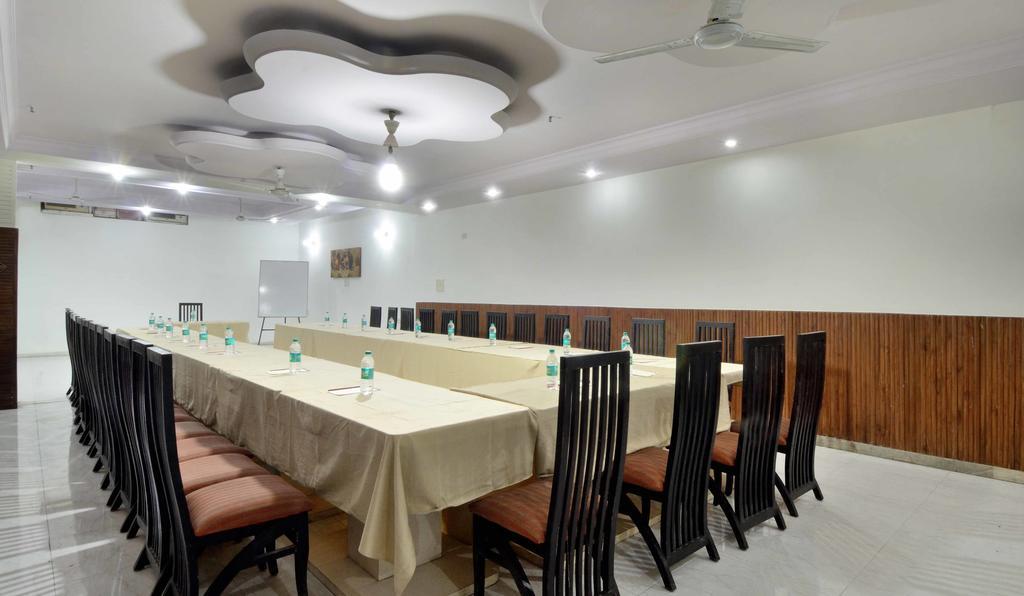 Hotel Pablas International, New Delhi, Near Metro Exterior photo