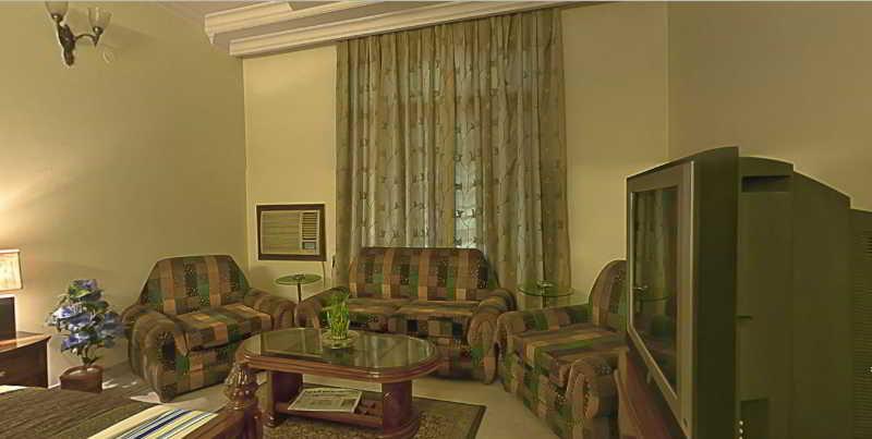 Hotel Pablas International, New Delhi, Near Metro Exterior photo