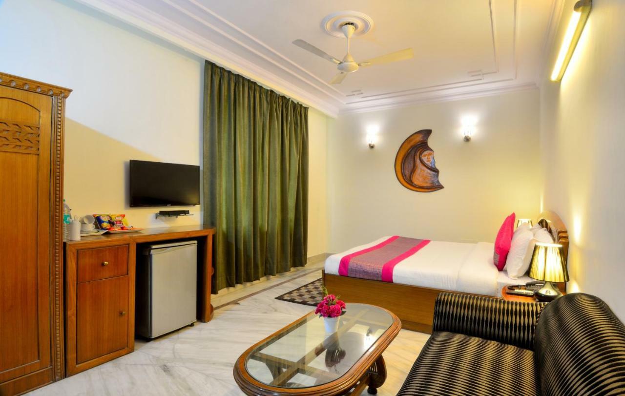 Hotel Pablas International, New Delhi, Near Metro Exterior photo