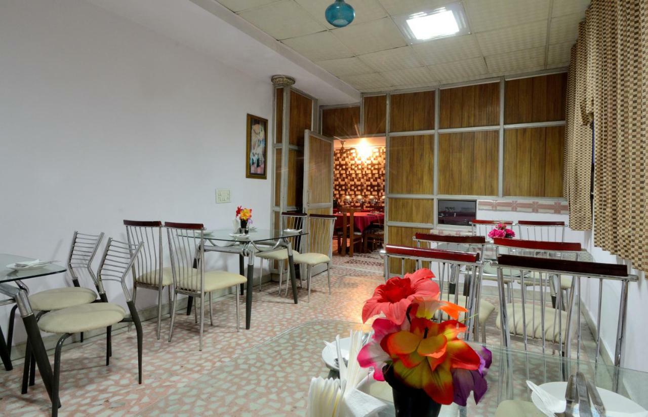 Hotel Pablas International, New Delhi, Near Metro Exterior photo